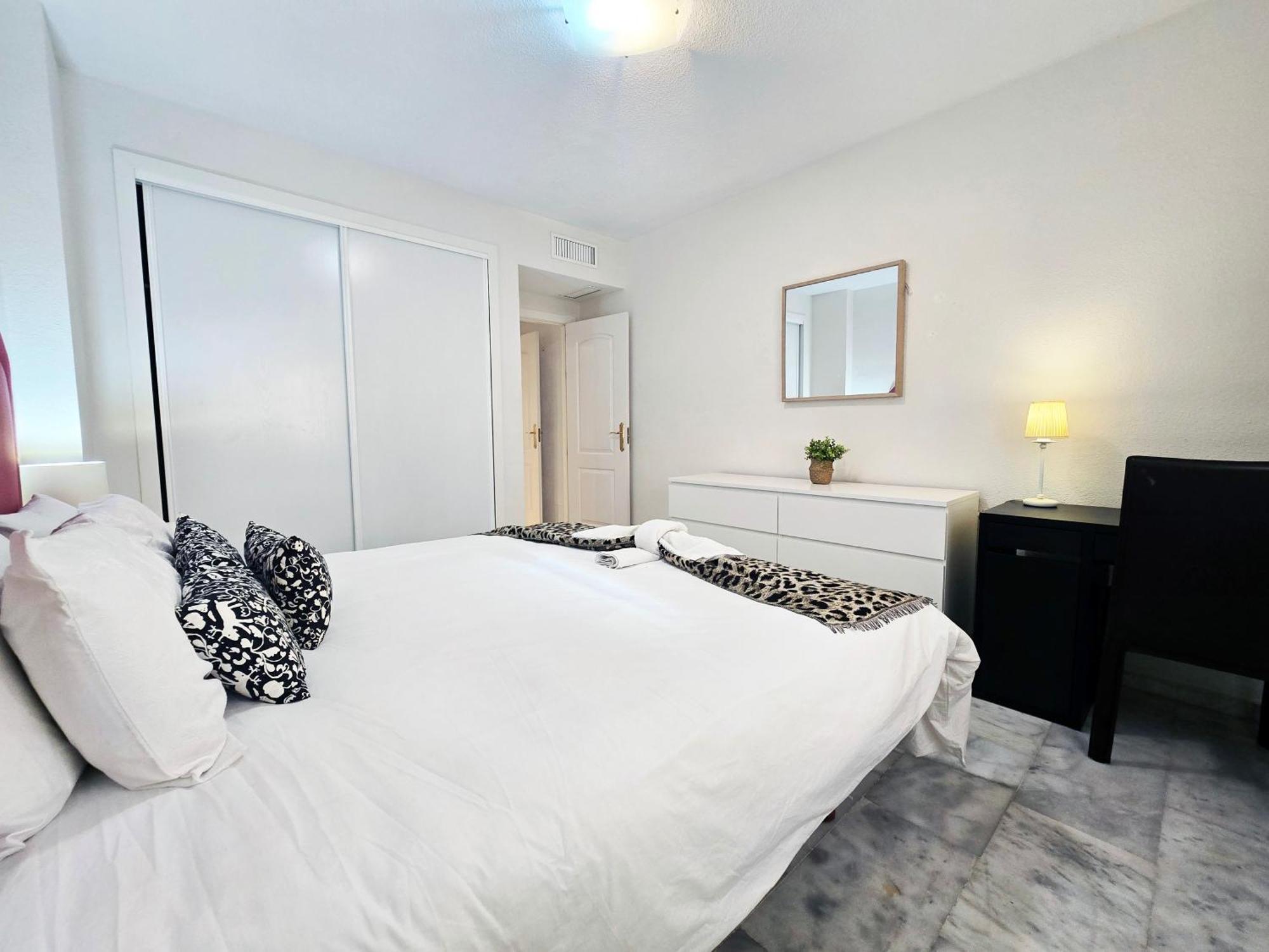 Aa Guest - Reserva De Marbella Golf Course Eco Bagian luar foto
